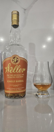 Holiday House Liquor