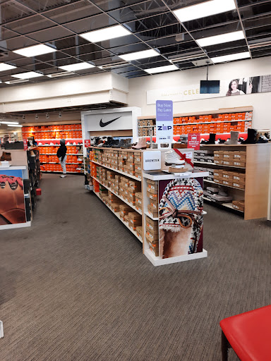 Shoe Store «Famous Footwear», reviews and photos, 1665 Olentangy River Rd, Columbus, OH 43212, USA