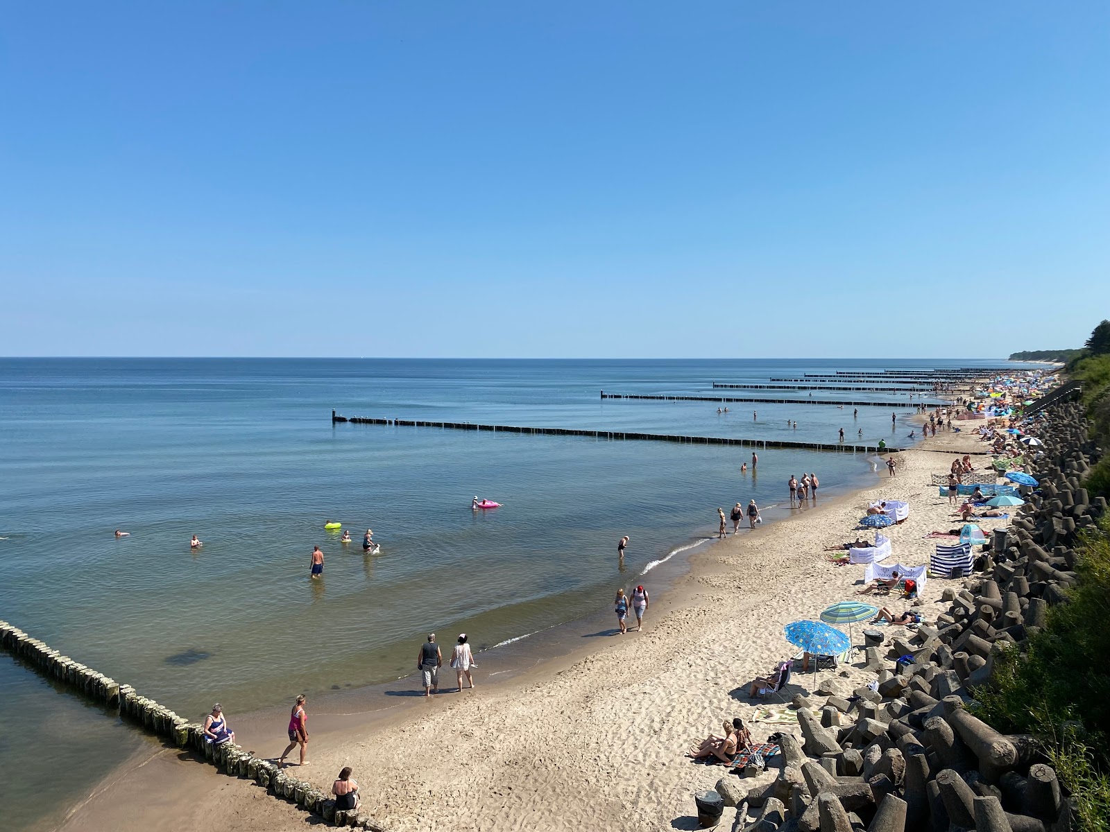 Ustorenie Beach'in fotoğrafı düz ve uzun ile birlikte