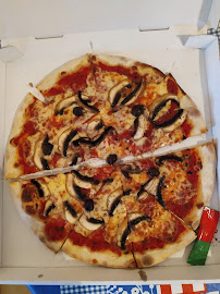 Plats et boissons du Pizzas à emporter La Pizz' des Granettes à Aix-en-Provence - n°2
