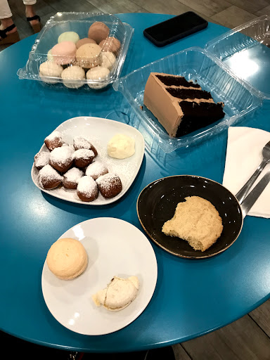 Bakery «Oui Desserts», reviews and photos, 3411 Kirby Dr, Houston, TX 77098, USA