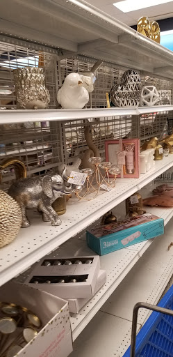 Clothing Store «Ross Dress for Less», reviews and photos, 9773 Jefferson Davis Hwy, Fredericksburg, VA 22408, USA