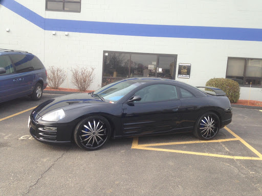 Auto Body Shop «Maaco Collision Repair & Auto Painting», reviews and photos, 78 Sylvan St, West Springfield, MA 01089, USA