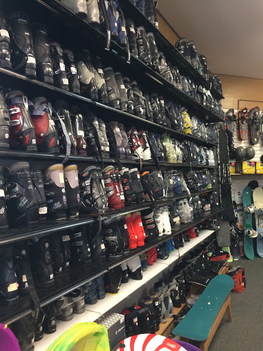 Sporting Goods Store «Play It Again Sports», reviews and photos, 1422 NW 9th St, Corvallis, OR 97330, USA