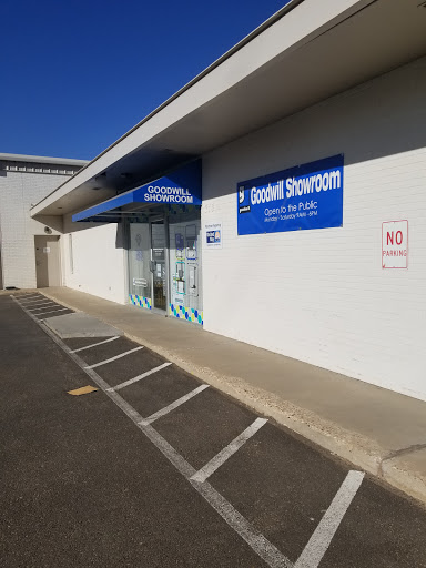 Donations Center «Goodwill», reviews and photos, 714 34th St, Lubbock, TX 79404, USA