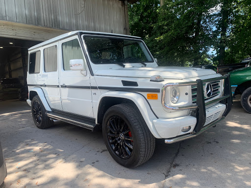 Auto Body Shop «L & G Auto Repair LLC», reviews and photos, 900 Sun Valley Dr Suite 9, Roswell, GA 30076, USA