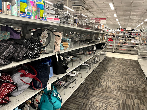 Clothing Store «Burlington Coat Factory», reviews and photos, 800 Barnum Avenue Cutoff, Stratford, CT 06614, USA