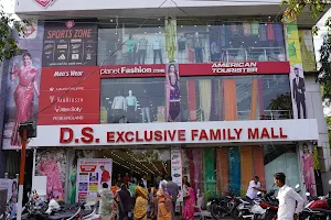 Dwarkadas shamkumar - Best Clothing Store in Latur | Best Wedding Dress Store in Latur | Best Kids clothes Shop in Latur image