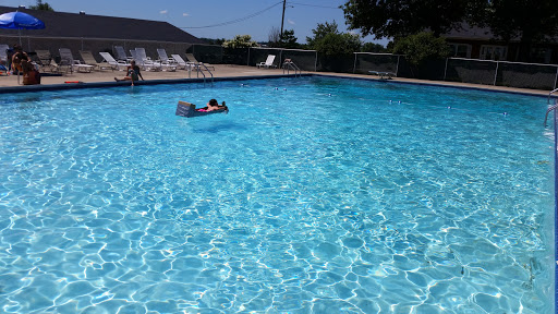 Country Club «Henry County Country Club», reviews and photos, 2200 Campbellsburg Rd, New Castle, KY 40050, USA