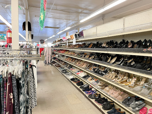 Thrift Store «Thrift Center Thrift Store», reviews and photos, 1060 El Camino Real, San Carlos, CA 94070, USA
