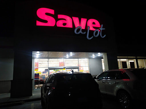 Grocery Store «Save-A-Lot», reviews and photos, 2402 E 13th St N, Wichita, KS 67214, USA
