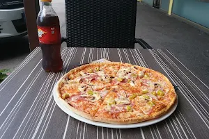 Pizza AVANTI Pasing image