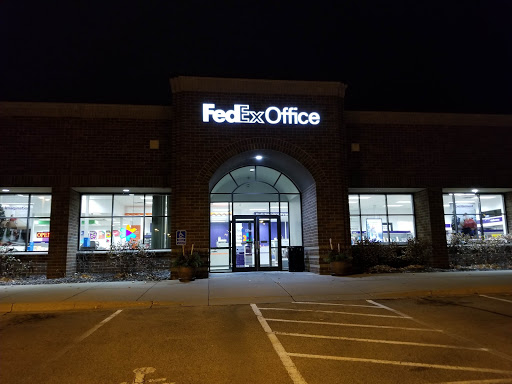FedEx Office Print & Ship Center, 880 W 78th St, Chanhassen, MN 55317, USA, 