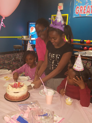 Bowling Alley «Skore Lanes», reviews and photos, 22255 Ecorse Rd, Taylor, MI 48180, USA