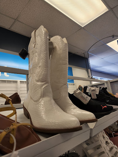 Clothing Store «Ross Dress for Less», reviews and photos, 8115 W Bell Rd, Peoria, AZ 85382, USA