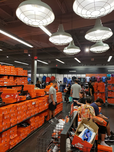 Sporting Goods Store «Nike Factory Store», reviews and photos, 810 Bergen Town Center #37, Paramus, NJ 07652, USA