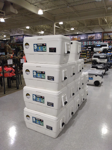 Outdoor Sports Store «Field & Stream», reviews and photos, 870 Walt Whitman Rd Ste B, Melville, NY 11747, USA