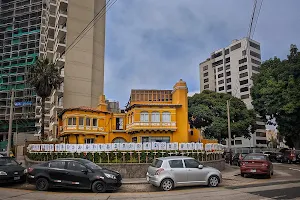 Medical College of Peru image