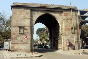 Shah-E-Alam Darwaja image