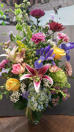 Florist «Carrolls Florist of Beverly», reviews and photos, 385 Cabot St, Beverly, MA 01915, USA