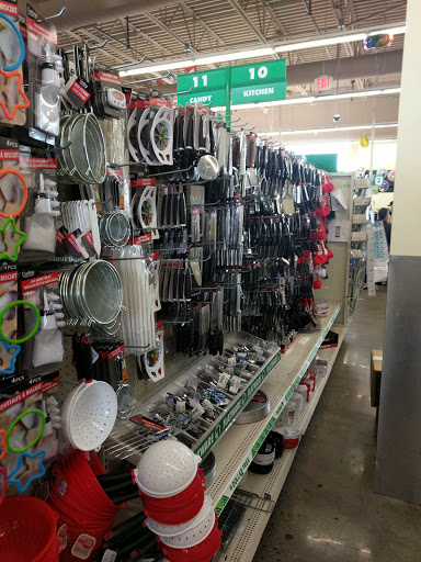 Dollar Store «Dollar Tree», reviews and photos, 806 Pelham Pkwy #4, Pelham, NY 10803, USA
