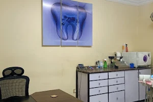 عيادة أسنان دكتور كيرلس رفقي وديع image
