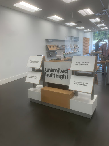 Cell Phone Store «Verizon Authorized Retailer - Wireless Zone», reviews and photos, 385 Post Rd E, Westport, CT 06880, USA