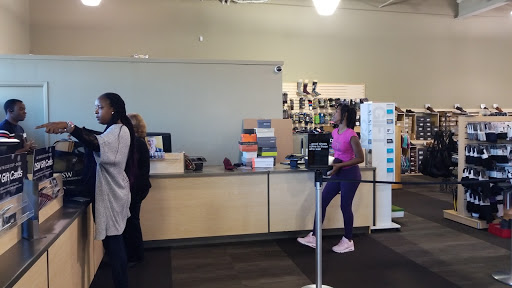 Shoe Store «DSW Designer Shoe Warehouse», reviews and photos, 344 Providence Hwy, Dedham, MA 02026, USA