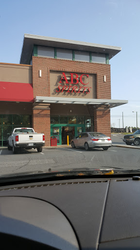 Liquor Store «Mecklenburg County ABC Store #10», reviews and photos, 4315 Sunset Rd, Charlotte, NC 28216, USA