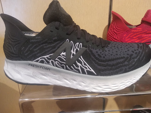 Shoe Store «New Balance», reviews and photos, 270 S Arroyo Pkwy, Pasadena, CA 91105, USA