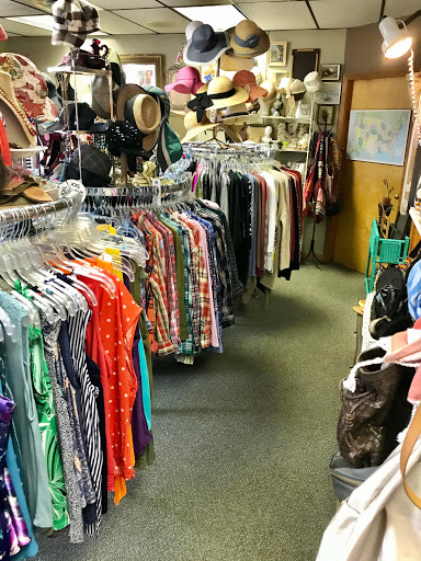 Boutique «Everchanging Seasons Consignment Boutique», reviews and photos, 710 Forest Ave, Portland, ME 04103, USA