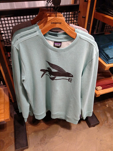 Clothing Store «Patagonia Chicago The Magnificent Mile®», reviews and photos, 48 E Walton St, Chicago, IL 60611, USA