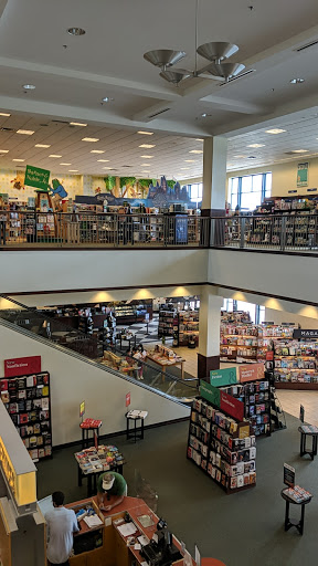 Book Store «Barnes & Noble», reviews and photos, 728 Waukegan Rd, Deerfield, IL 60015, USA