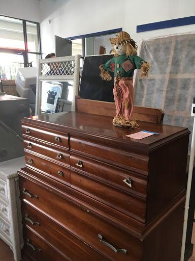 Thrift Store «Salvation Army Thrift Store», reviews and photos, 505 27th Ave SW, Vero Beach, FL 32968, USA