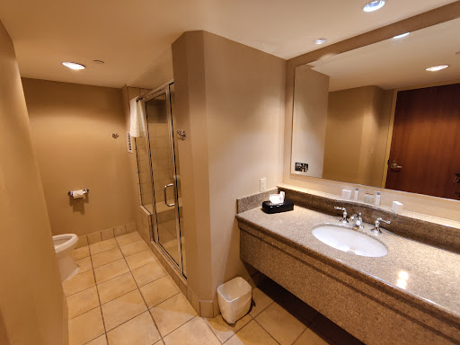 Hotel «Isle Casino Hotel Waterloo», reviews and photos, 777 Isle of Capri Blvd, Waterloo, IA 50701, USA