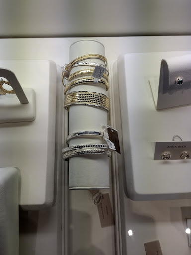 Jeweler «DeScenza Diamonds - Peabody», reviews and photos, 161 Andover St, Peabody, MA 01960, USA