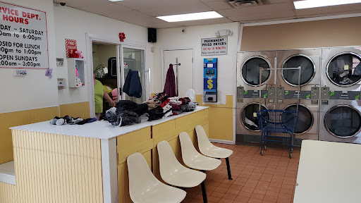 Margarets Laundromat image 6