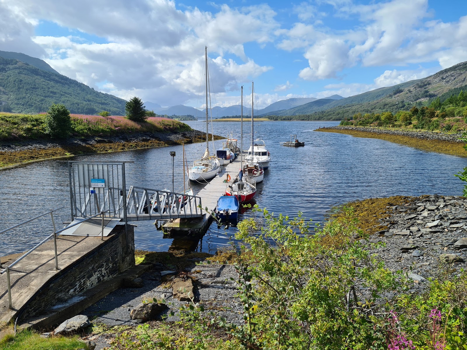 Fotografie cu Ballachulish Beach amplasat într-o zonă naturală