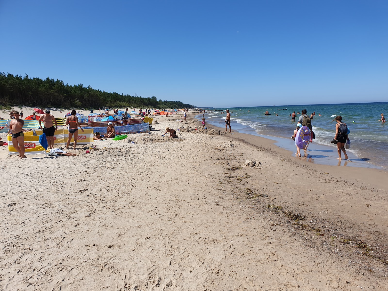Photo of Mielenko beach with long straight shore
