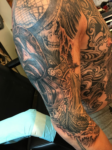 Tattoo Shop «Raygun Tattoo», reviews and photos, 34053 La Plaza, Dana Point, CA 92629, USA