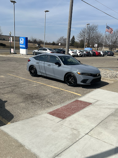 Car Dealer «Al Serra Auto Plaza», reviews and photos, 6167 Saginaw Rd, Grand Blanc, MI 48439, USA