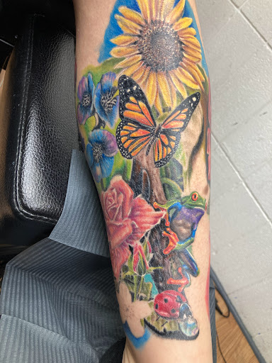 Explore simple guy tattoo ideas, creative tattoo ideas in Sarasota, available at SEVEN SINS Tattoo Studio