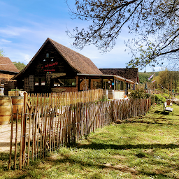 Photo n°13 de La Guinguette du Vieux Chêne à Montvalent ()