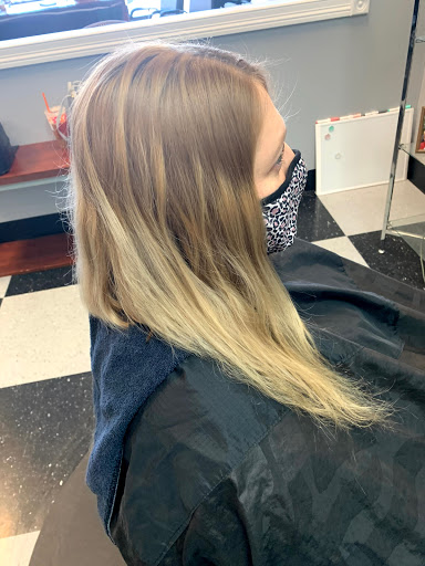 Beauty Salon «Heads Up Salon», reviews and photos, 692 W Eads Pkwy, Lawrenceburg, IN 47025, USA