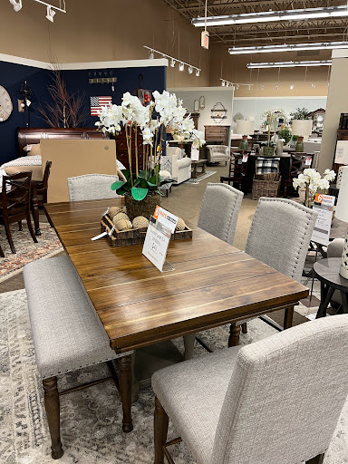 Furniture Store «Ashley HomeStore», reviews and photos, 905 Perimeter Dr, Schaumburg, IL 60173, USA