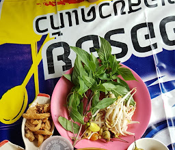 ก๋วยเตี๋ยวเรือยกล้อ photo
