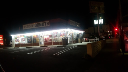 Donut Shop «Yummy Donuts», reviews and photos, 7555 Balboa Blvd, Van Nuys, CA 91406, USA