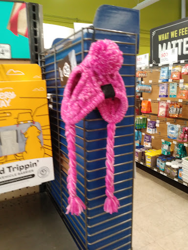 Pet Supply Store «Unleashed by Petco», reviews and photos, 4821 Lankershim Blvd, North Hollywood, CA 91601, USA