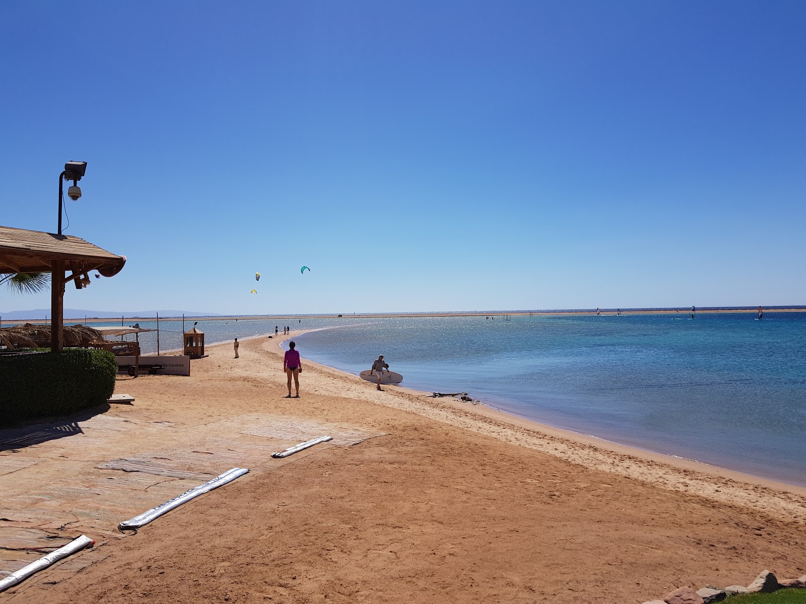 Foto de Dahab Lagoon beach - lugar popular entre os apreciadores de relaxamento
