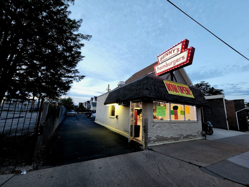 Benny's @ Stella’s Bar & Grill 60446